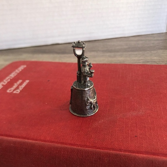 Vtg Town Crier Collectible Thimble - Picture 5 of 10